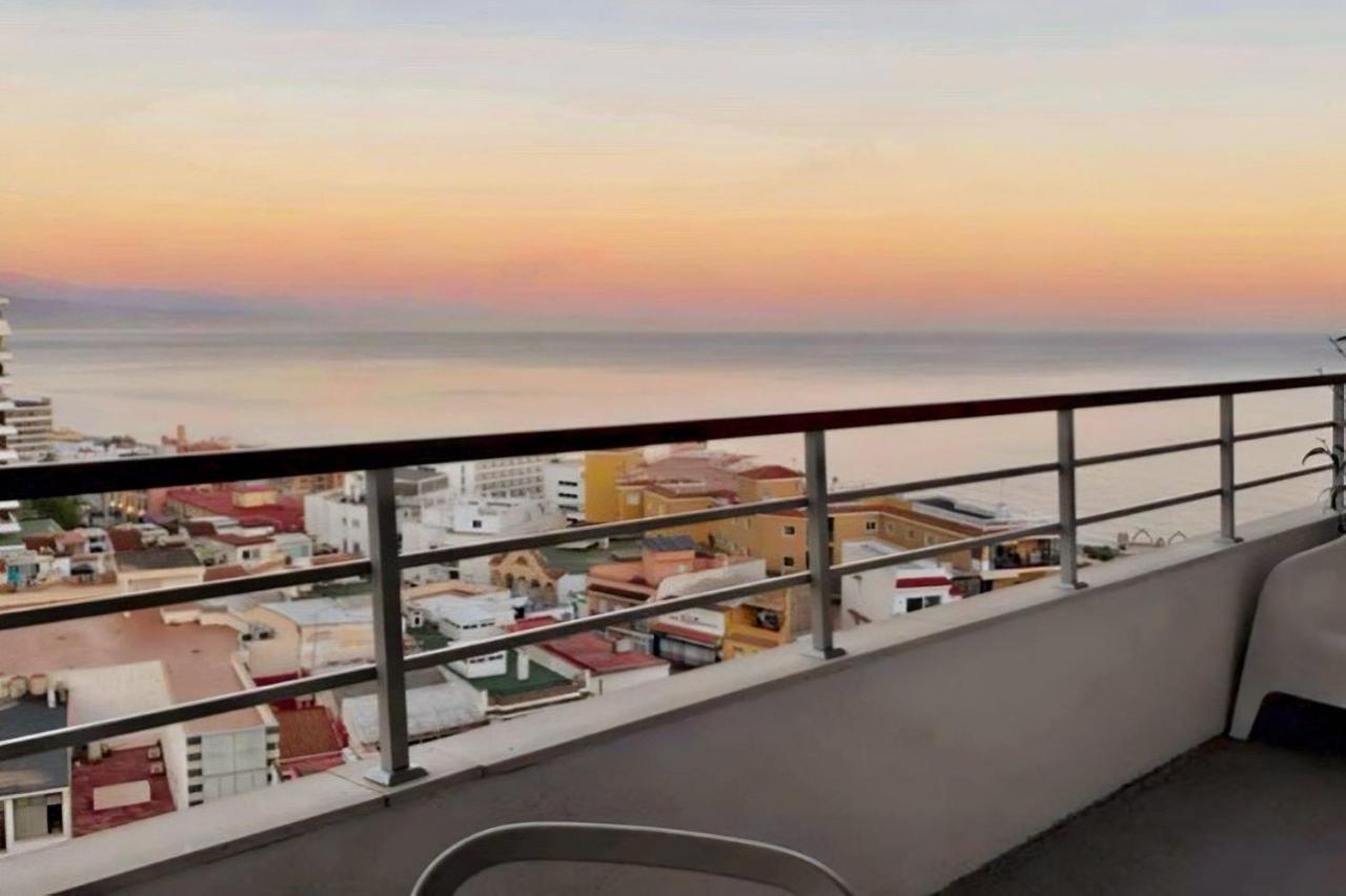 Oasis Sea & Sky - La Nogalera Apartman Torremolinos Kültér fotó